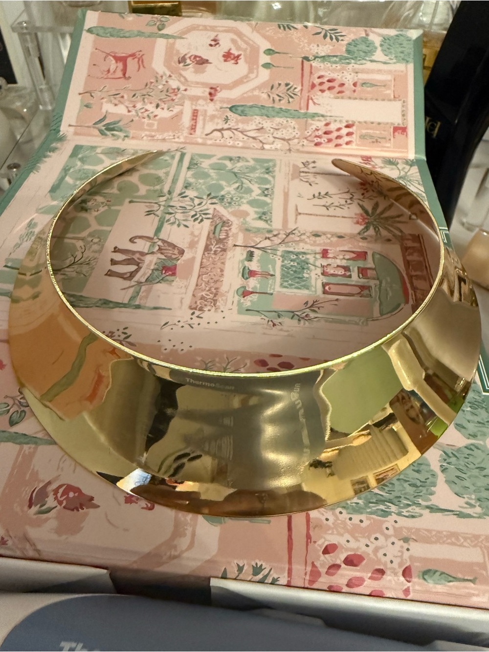 Elegant Gold-Tone Statement Choker Necklace – Minimalist & Chic